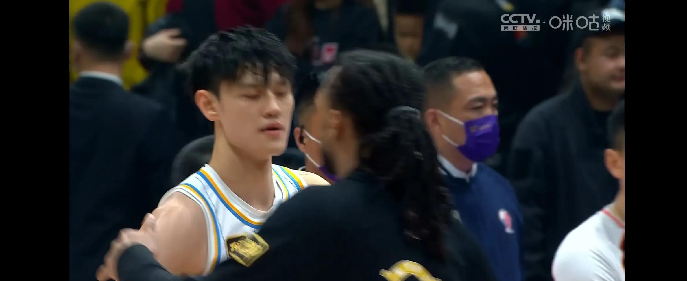 包含浓眉哥遭遇二十持续失利,DWG教练压力巨大!上演精彩一战的词条