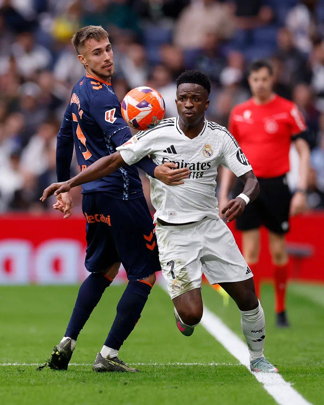 亚博-姆巴佩官方宣布败北新规，塞尔维亚队引发争议！观众掌声雷动-亚博